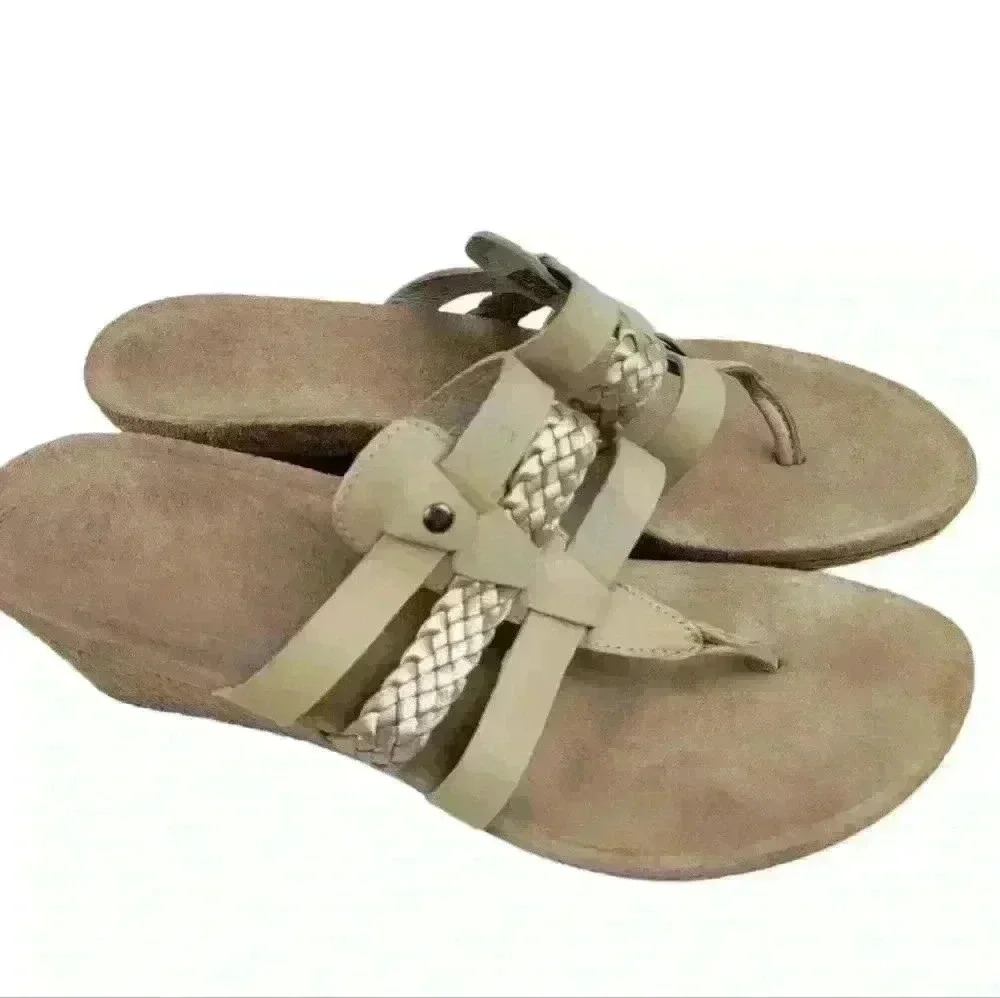 UGG Maddie Wedge Black Sandals 8.5 - Picture 2 of 14